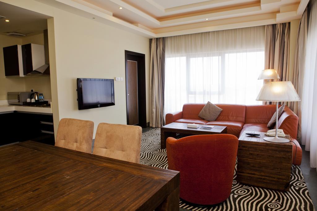 Al Raya Suites Hotel Manáma Kültér fotó
