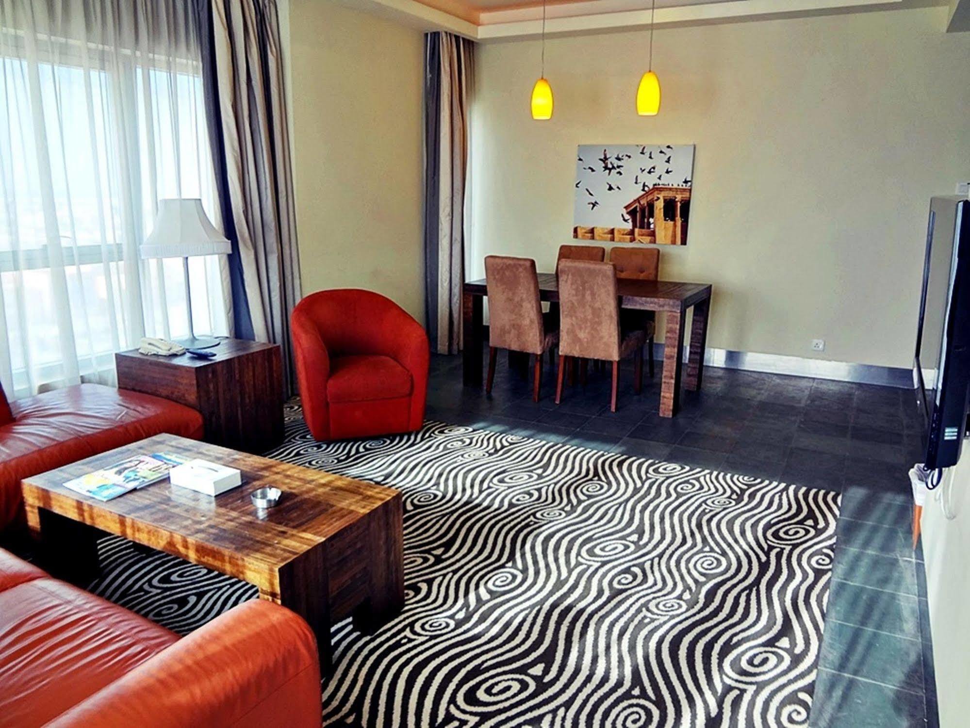 Al Raya Suites Hotel Manáma Kültér fotó