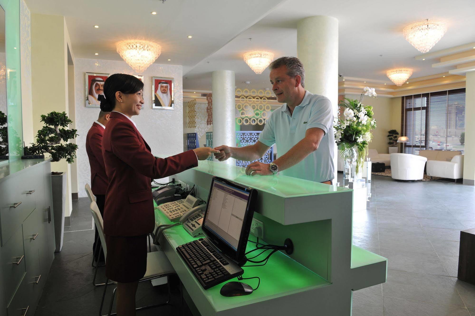 Al Raya Suites Hotel Manáma Kültér fotó