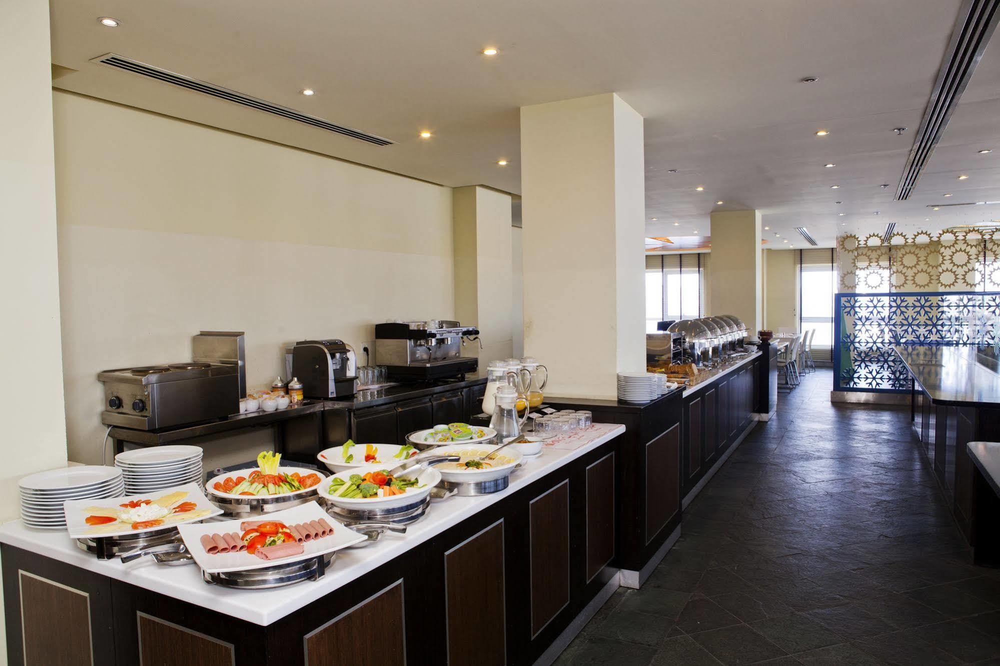 Al Raya Suites Hotel Manáma Kültér fotó
